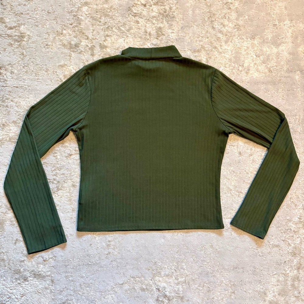 Olivia Rae Army Green Long Sleeve Ribbed Mock Neck Cropped Top Size Medium - Picture 9 of 9